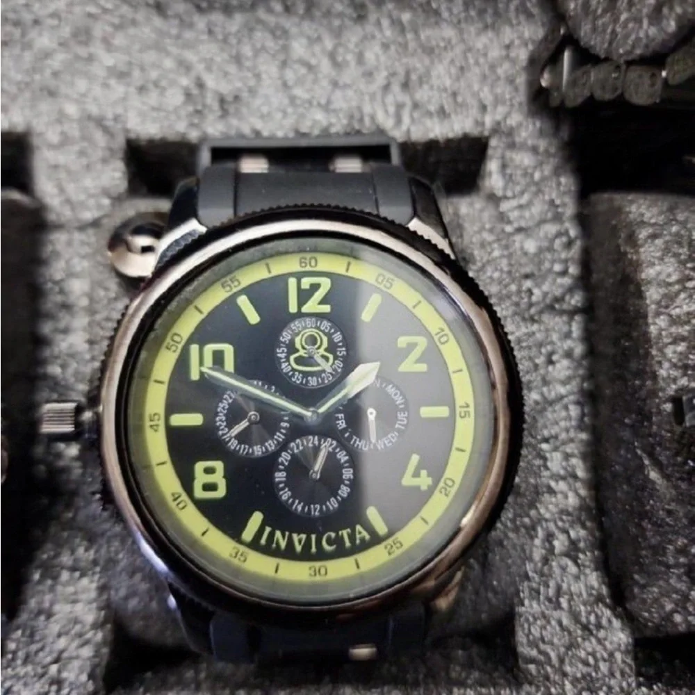 Invicta Men’s Watch Large Dial. Preowned